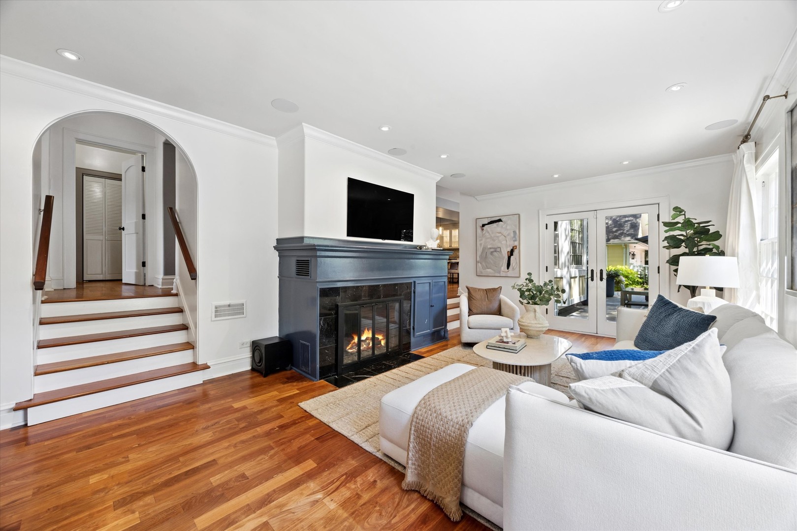 property viewer photo 3