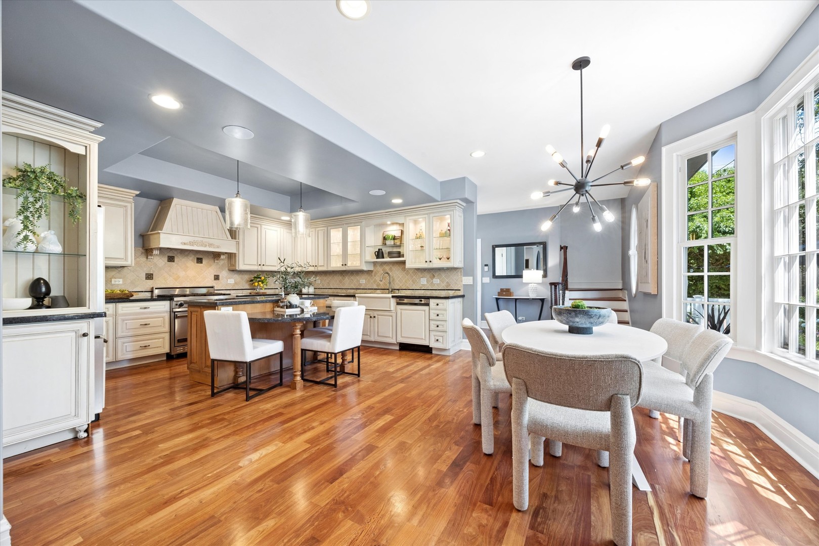 property viewer photo 9