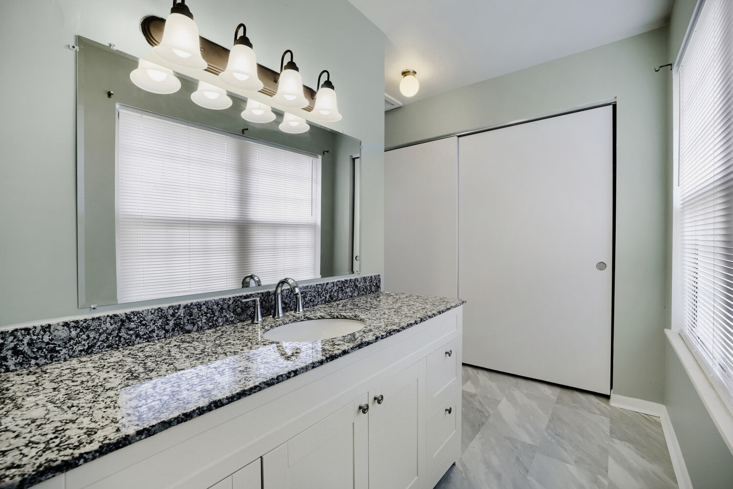 property viewer photo 20