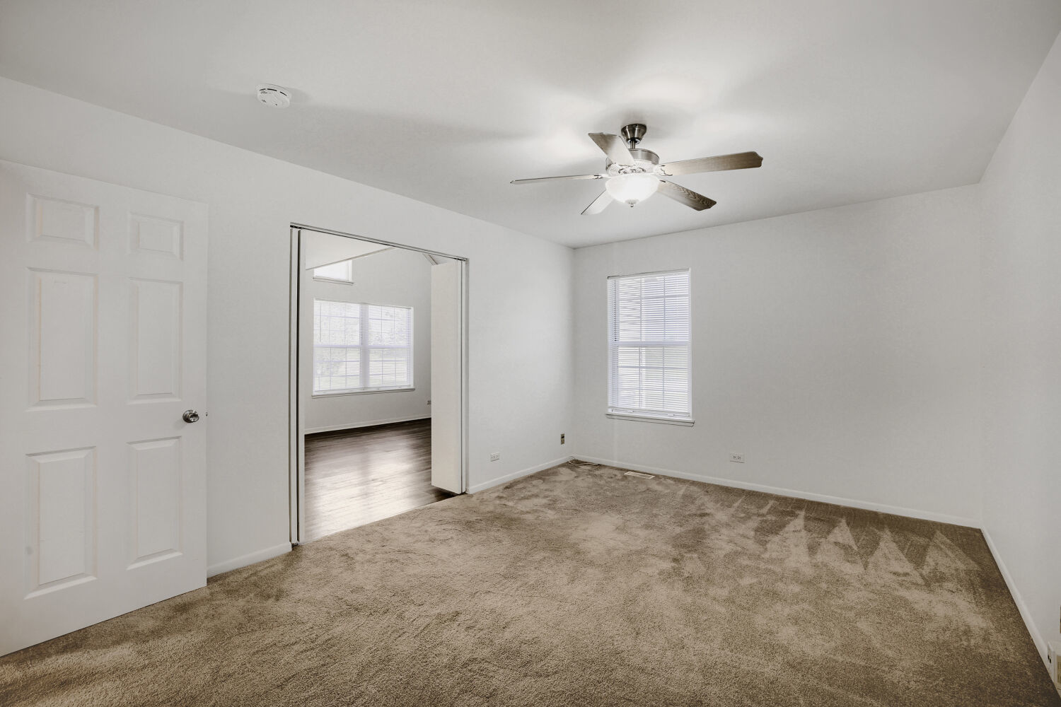 property viewer photo 23