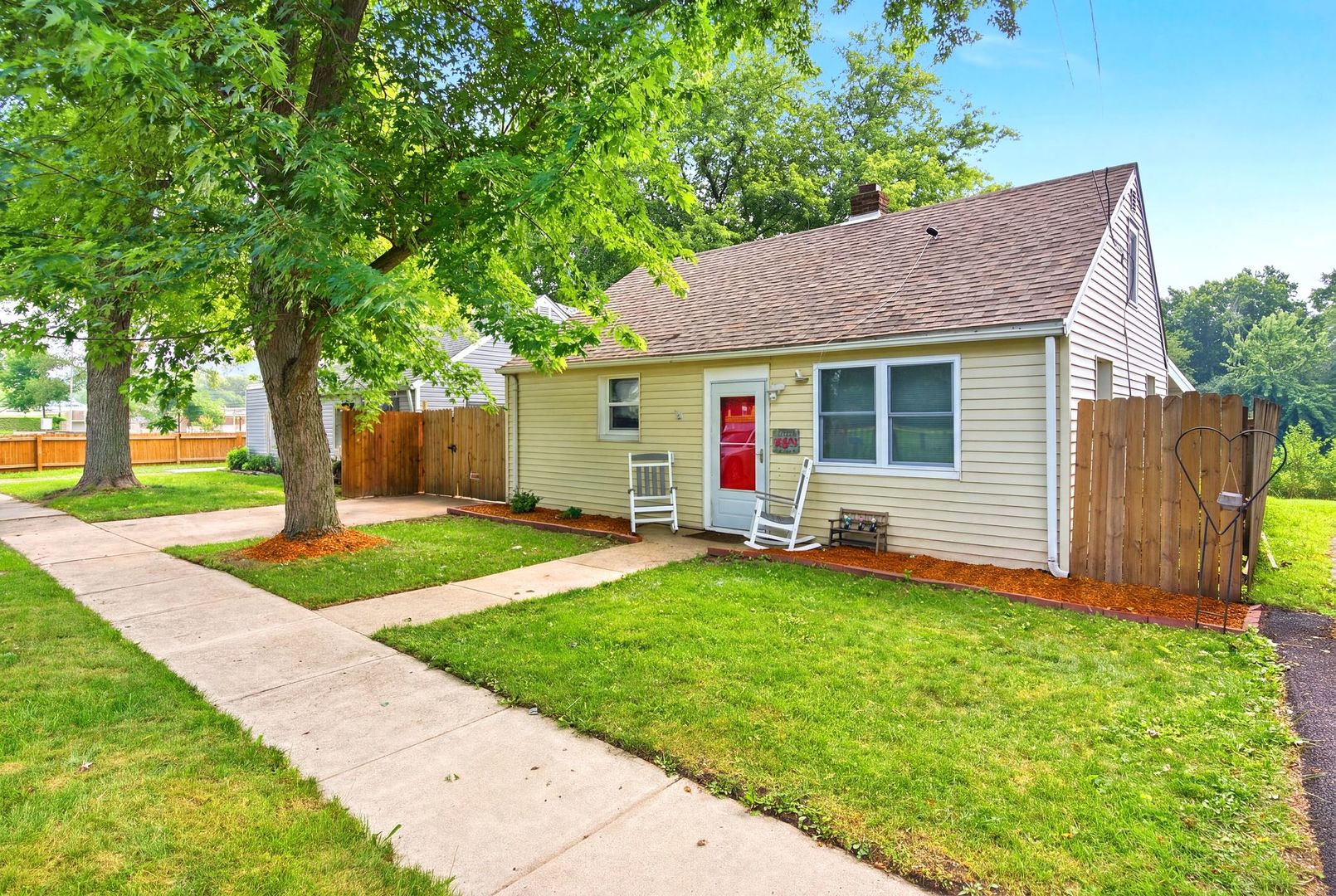 main property photo 2