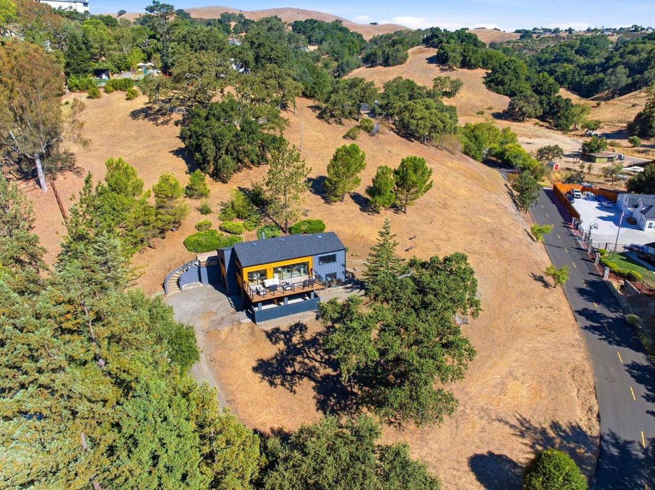 main property photo 35