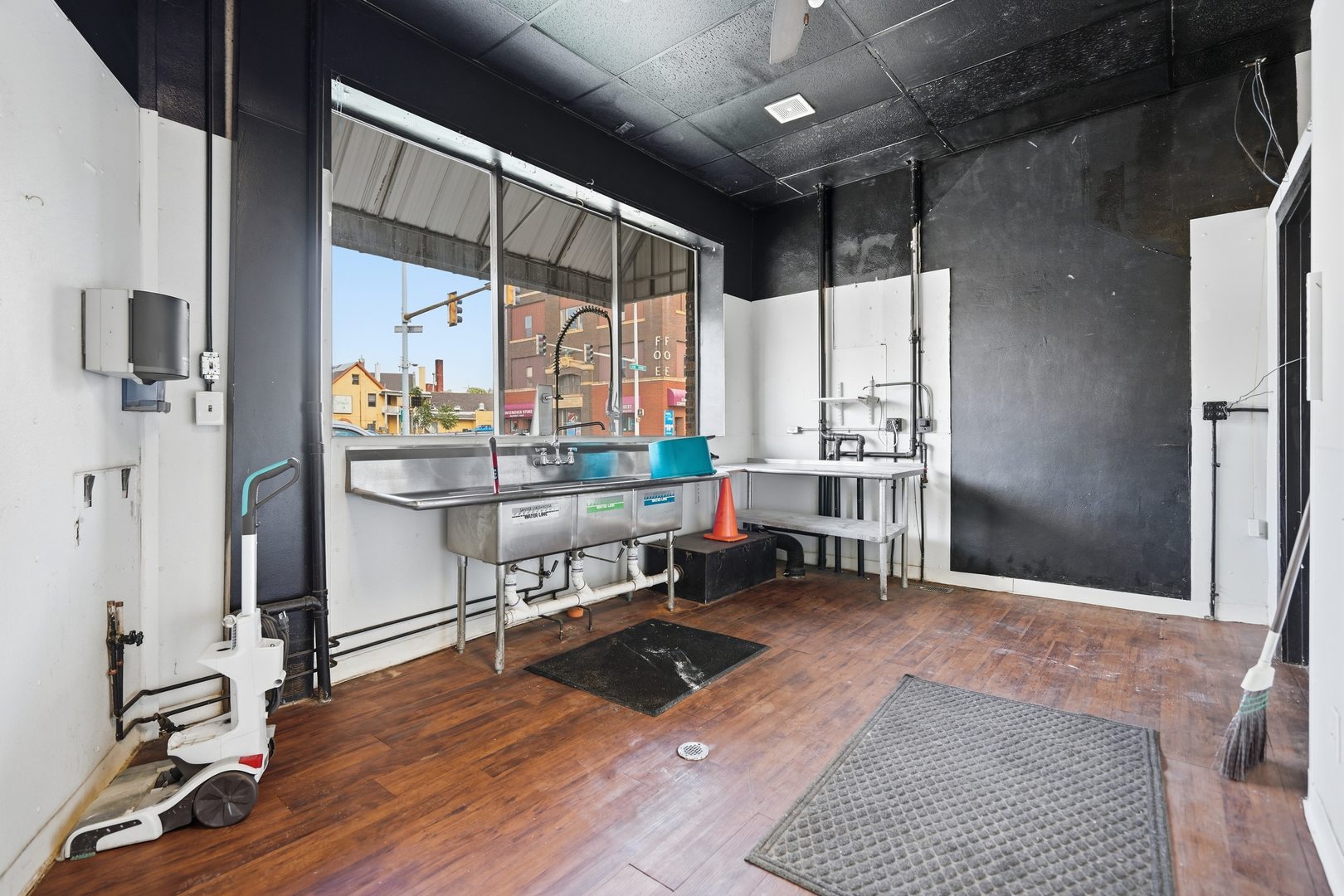 main property photo 12