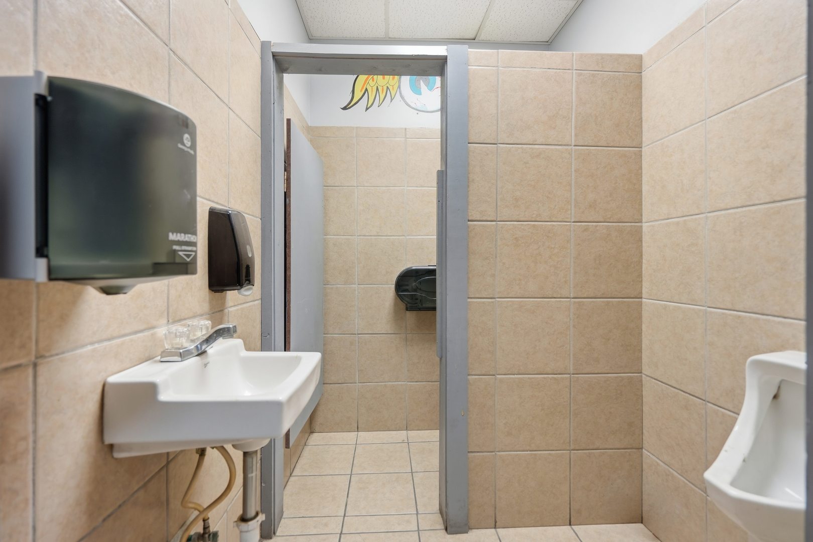 main property photo 4