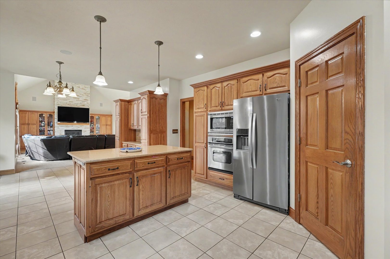 main property photo 16