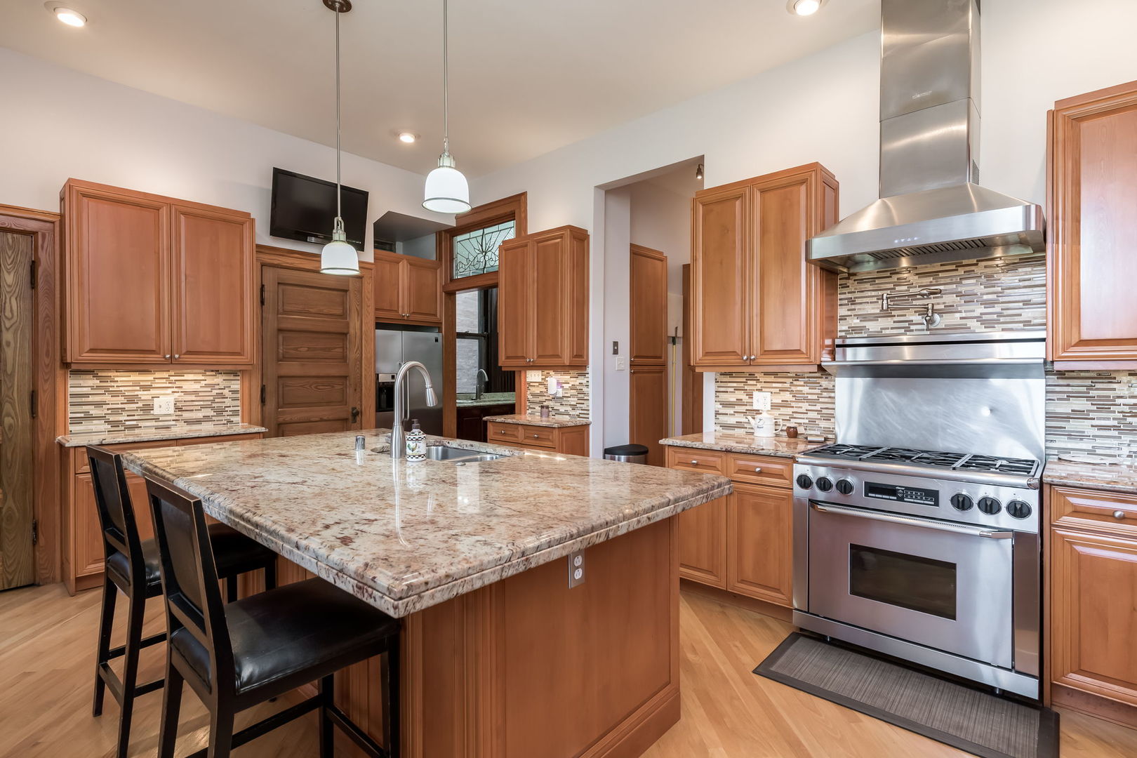 main property photo 14