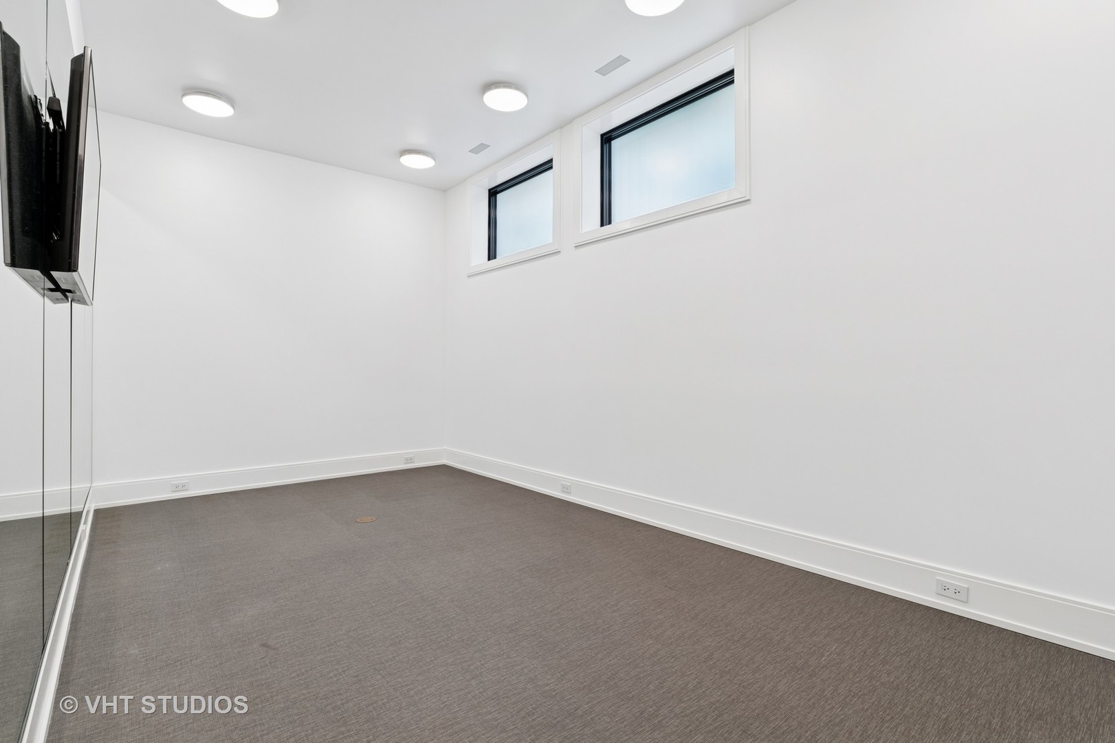main property photo 75