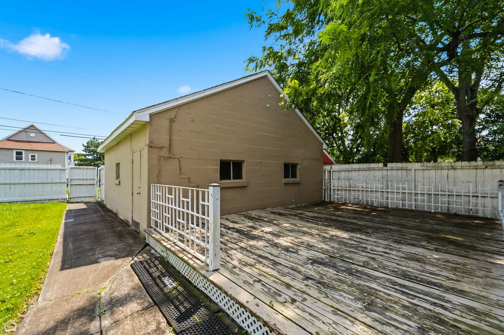 main property photo 14