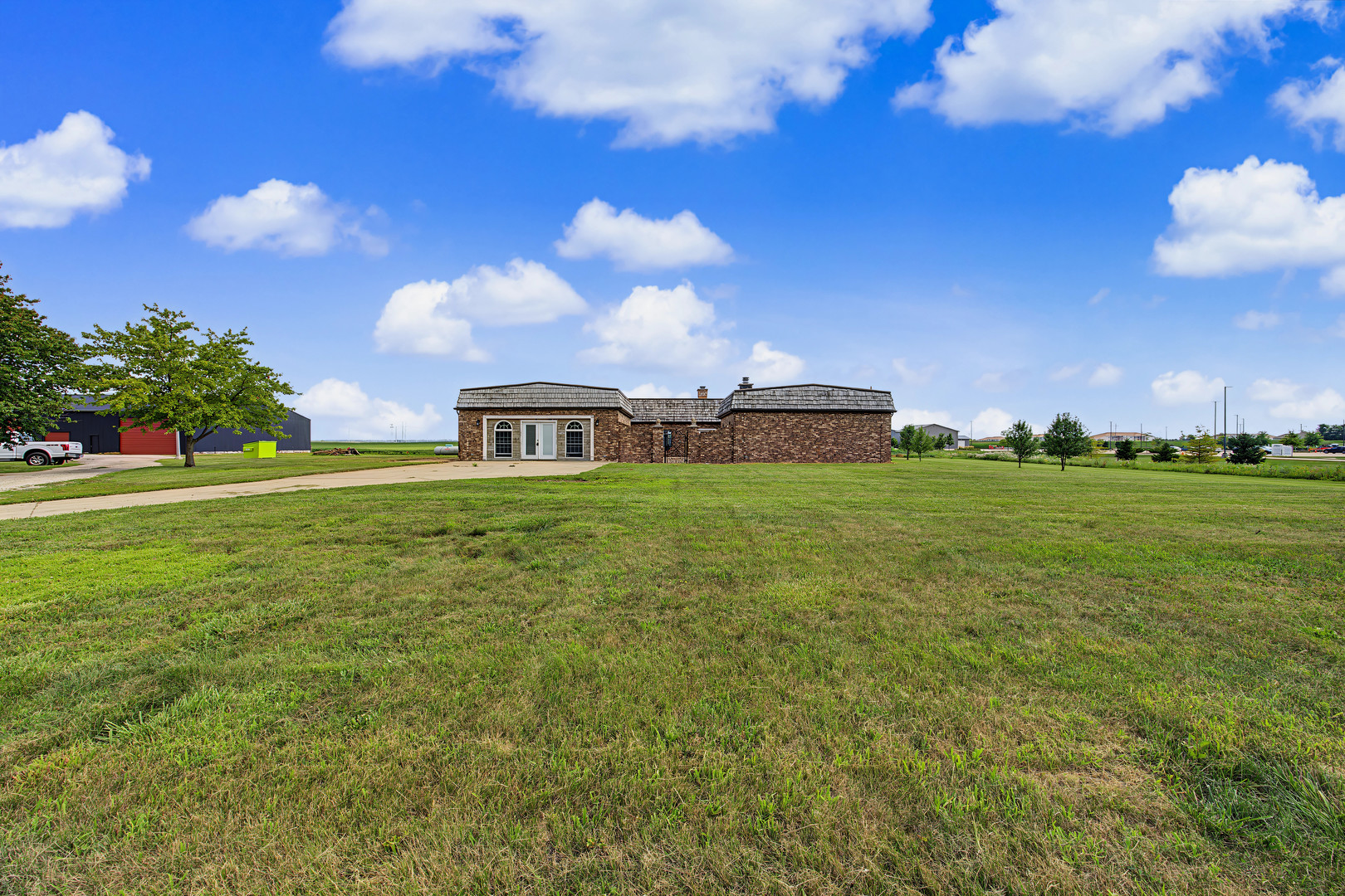 main property photo 33
