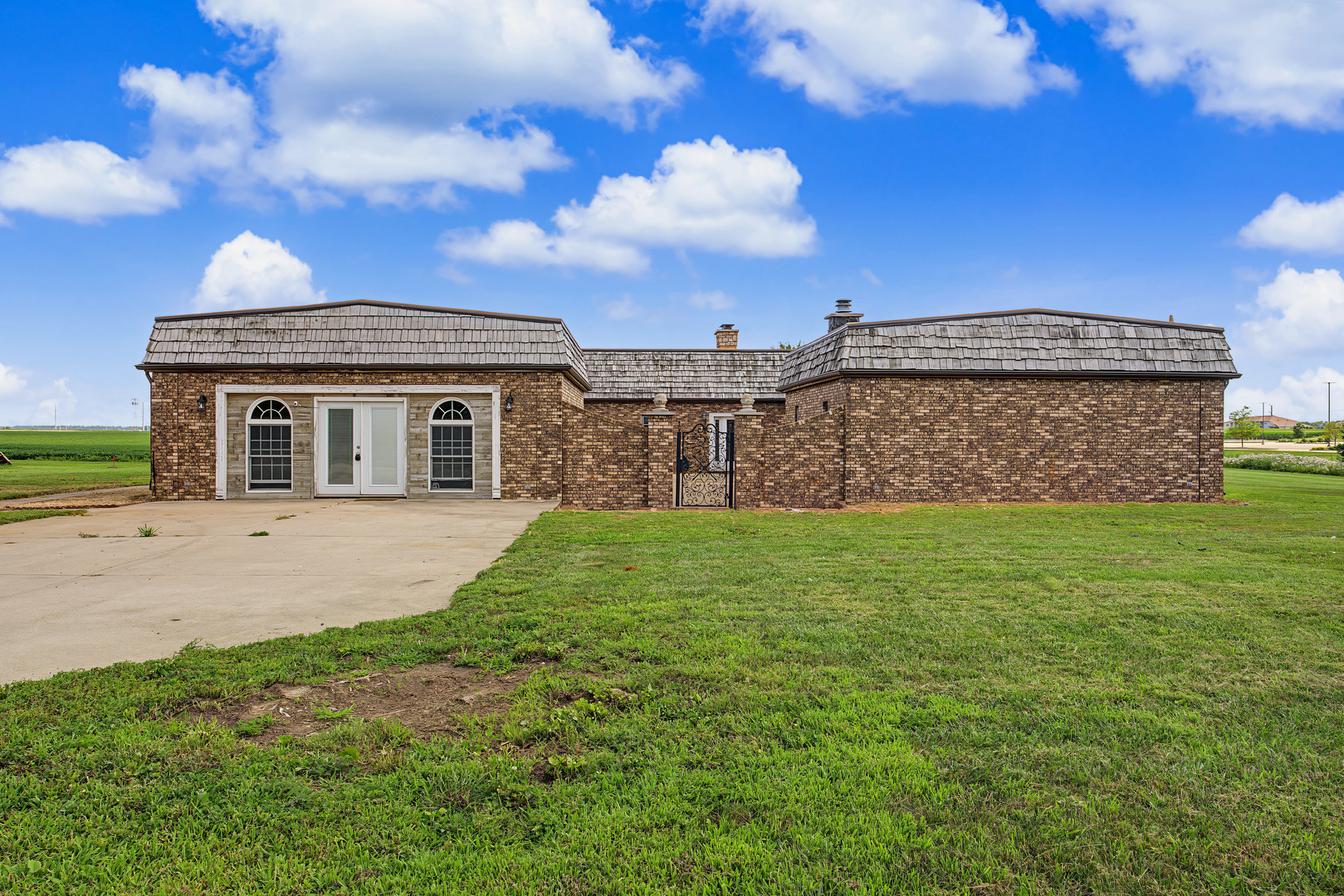 main property photo 40