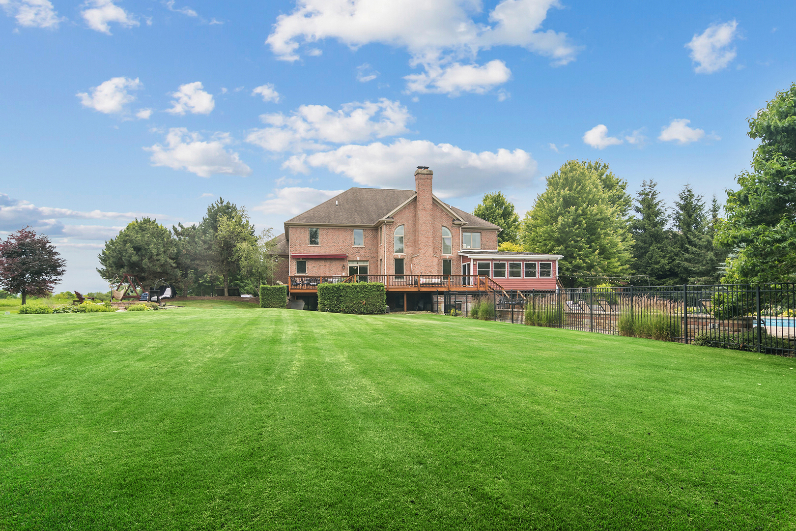 main property photo 50