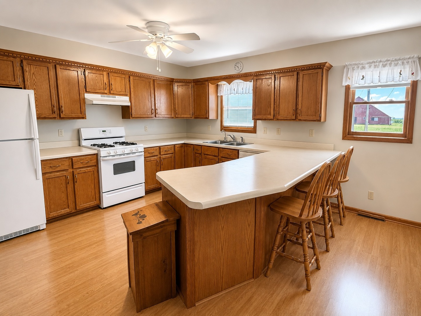 main property photo 2