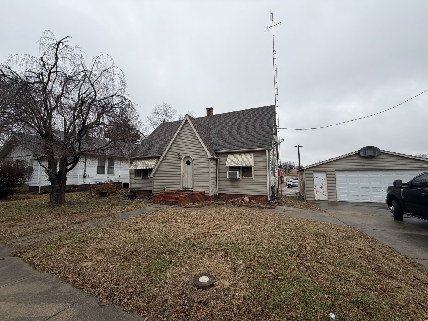 main property photo 22