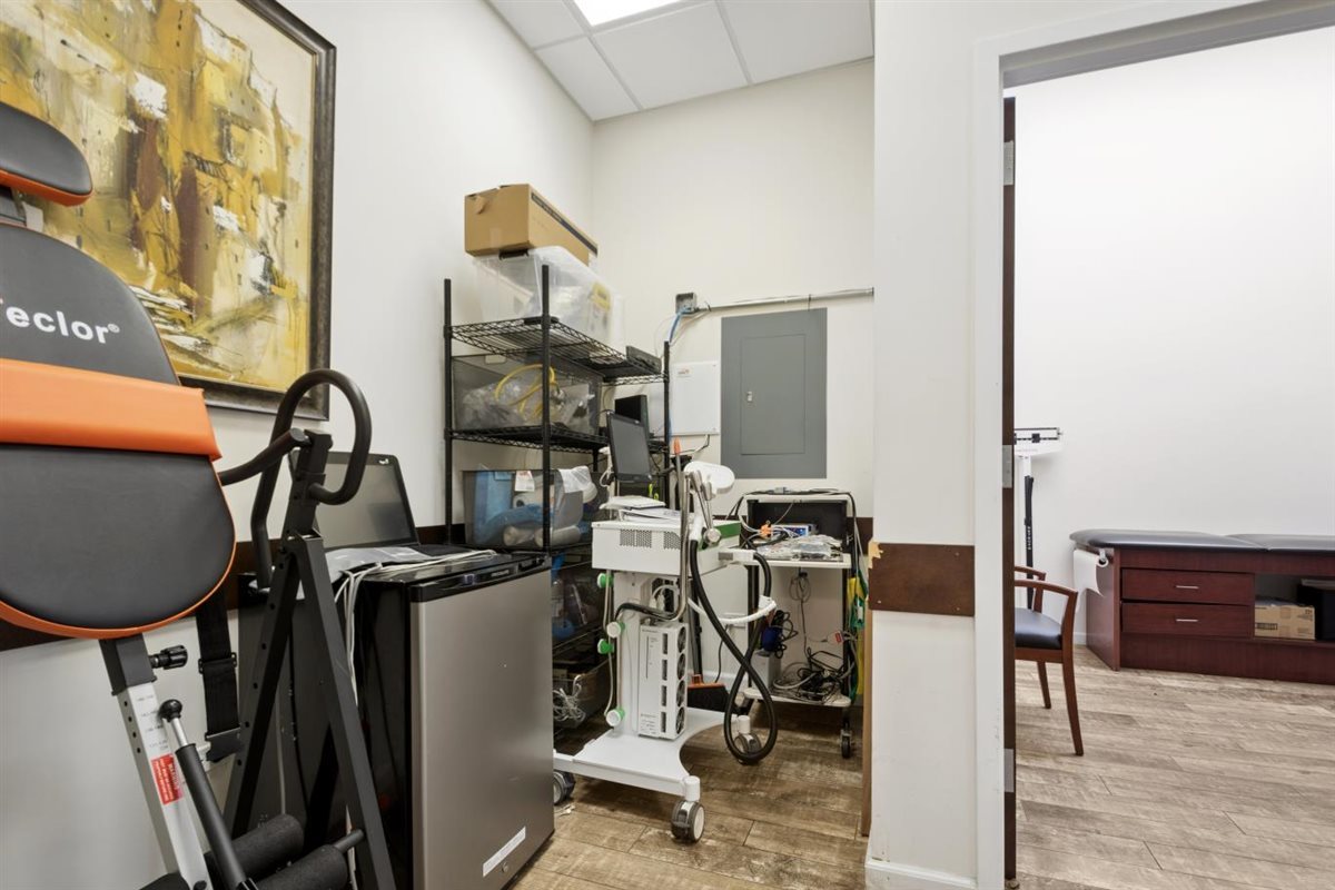 main property photo 14