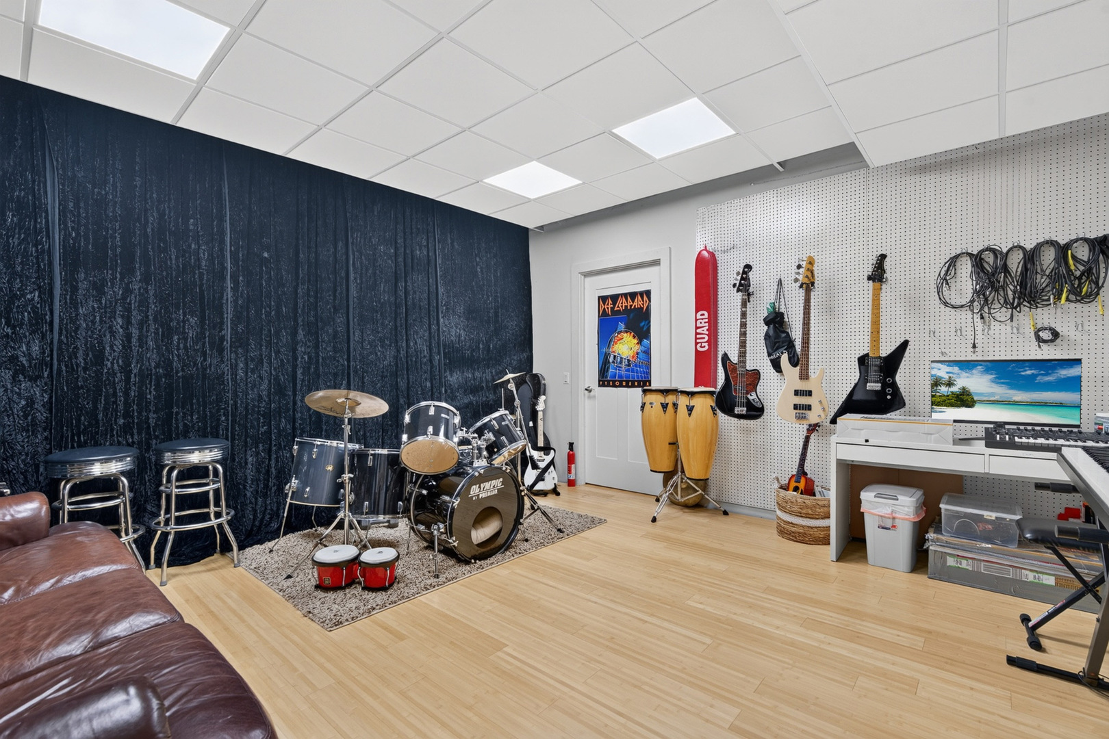 main property photo 38