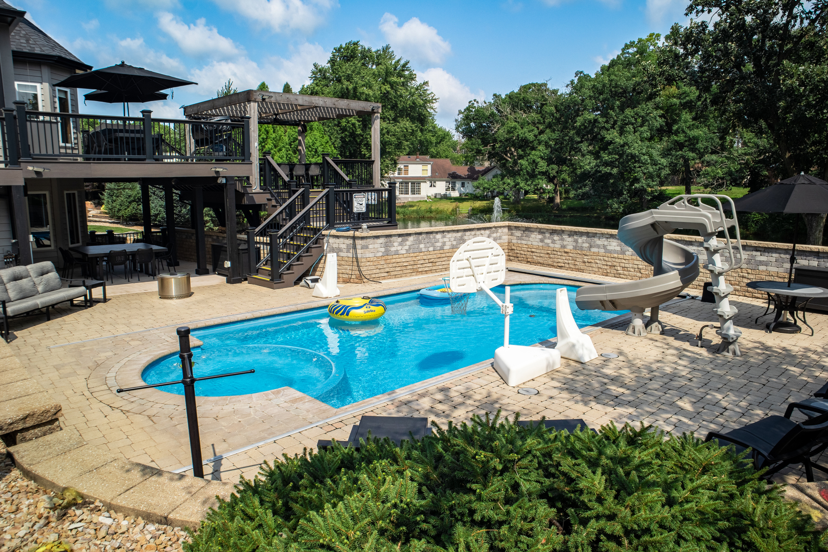 main property photo 31