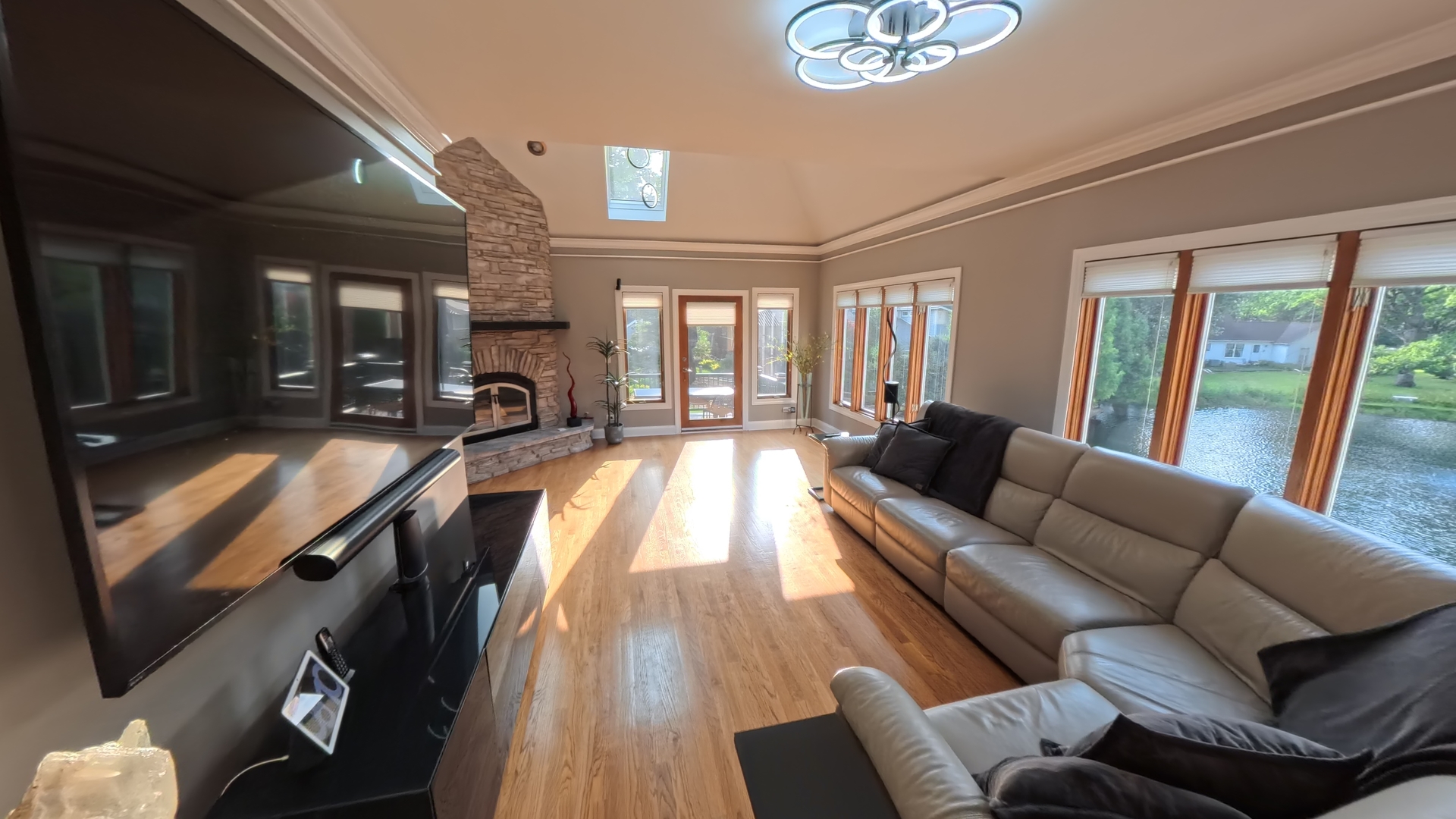main property photo 36