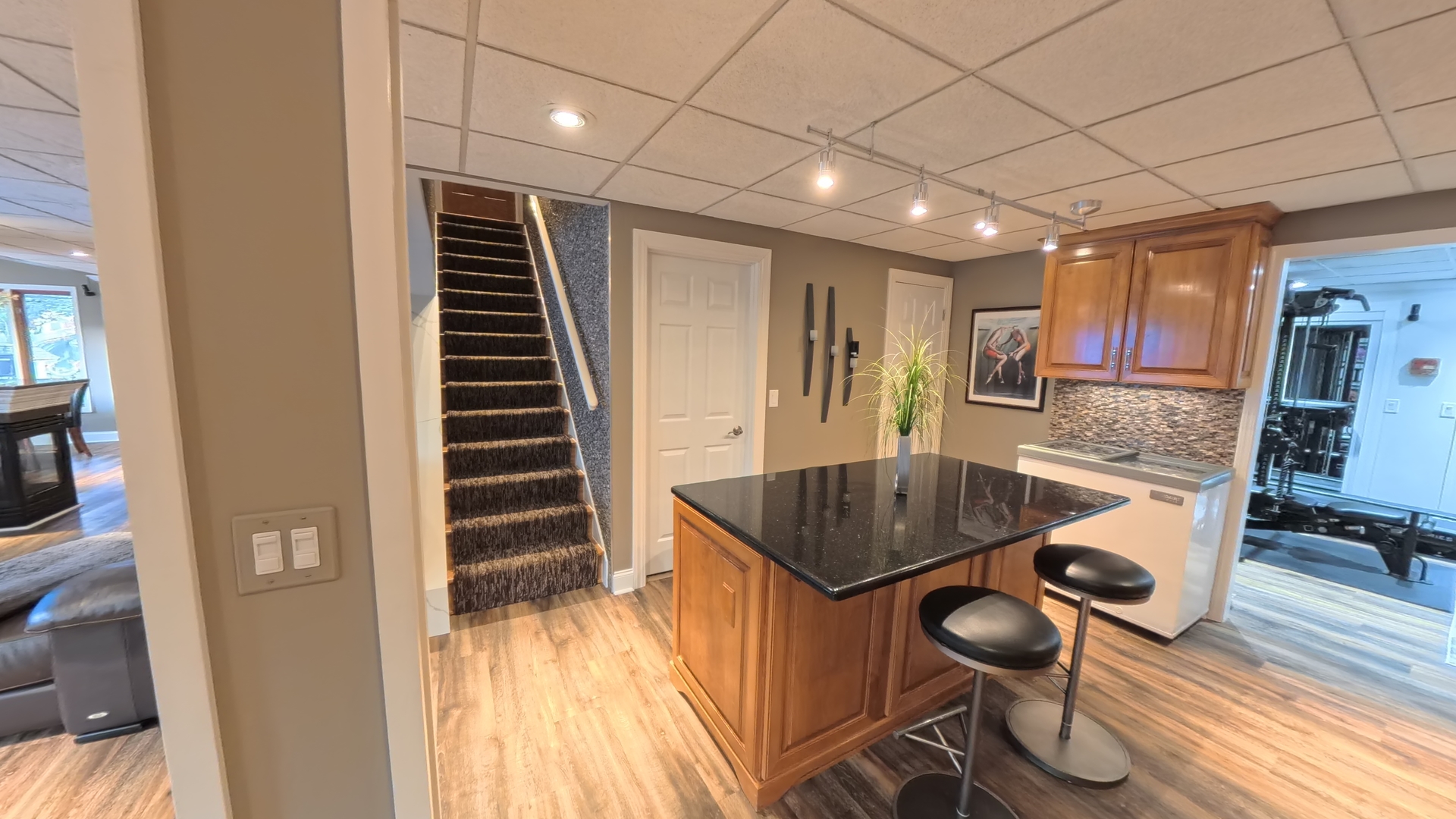 main property photo 60