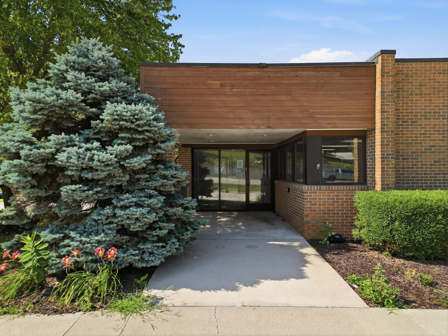 main property photo 17