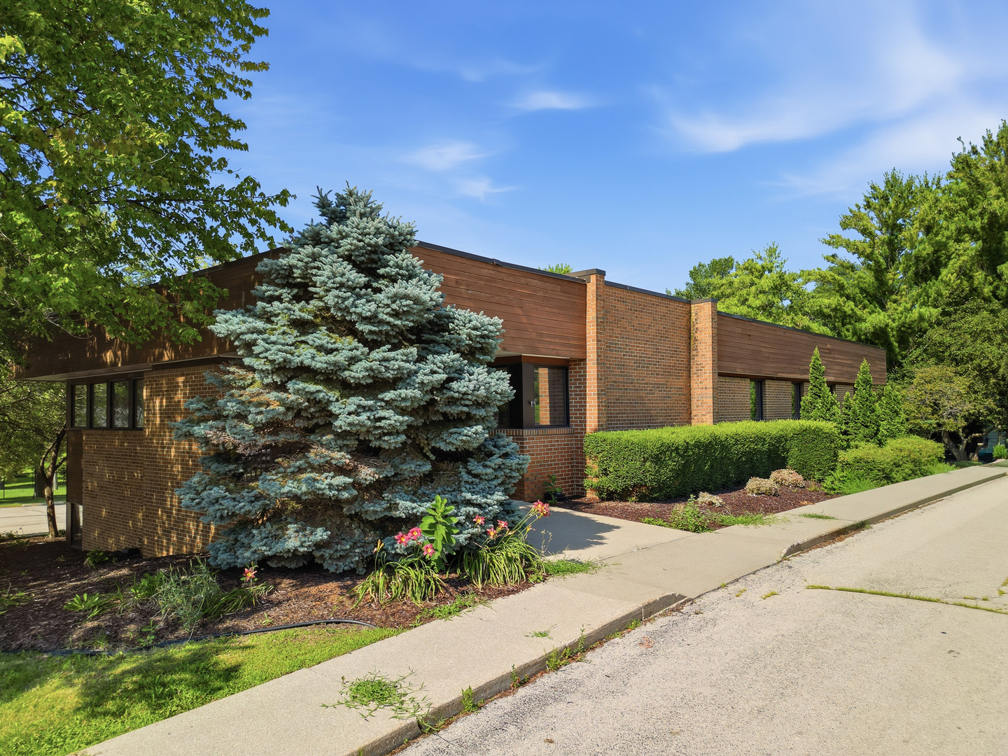 main property photo 18