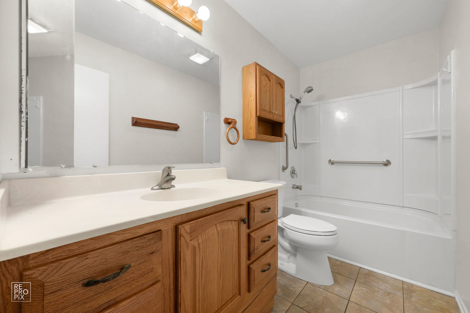 main property photo 13
