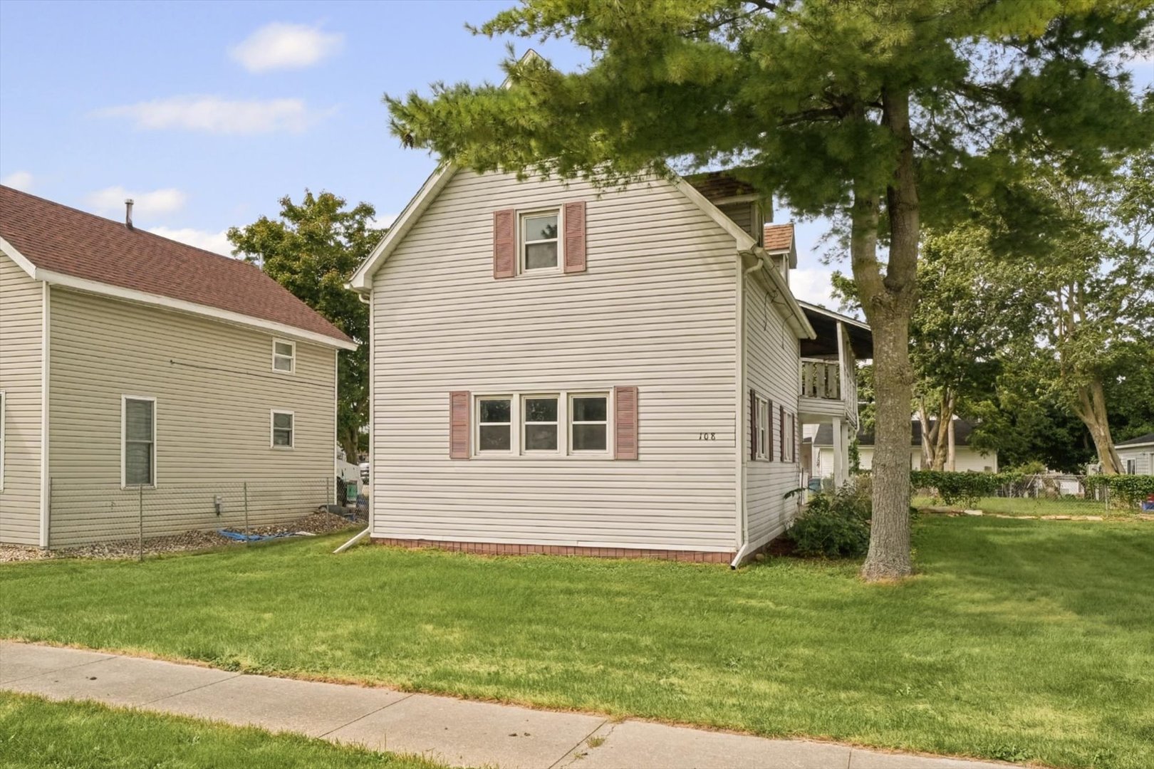 main property photo 16