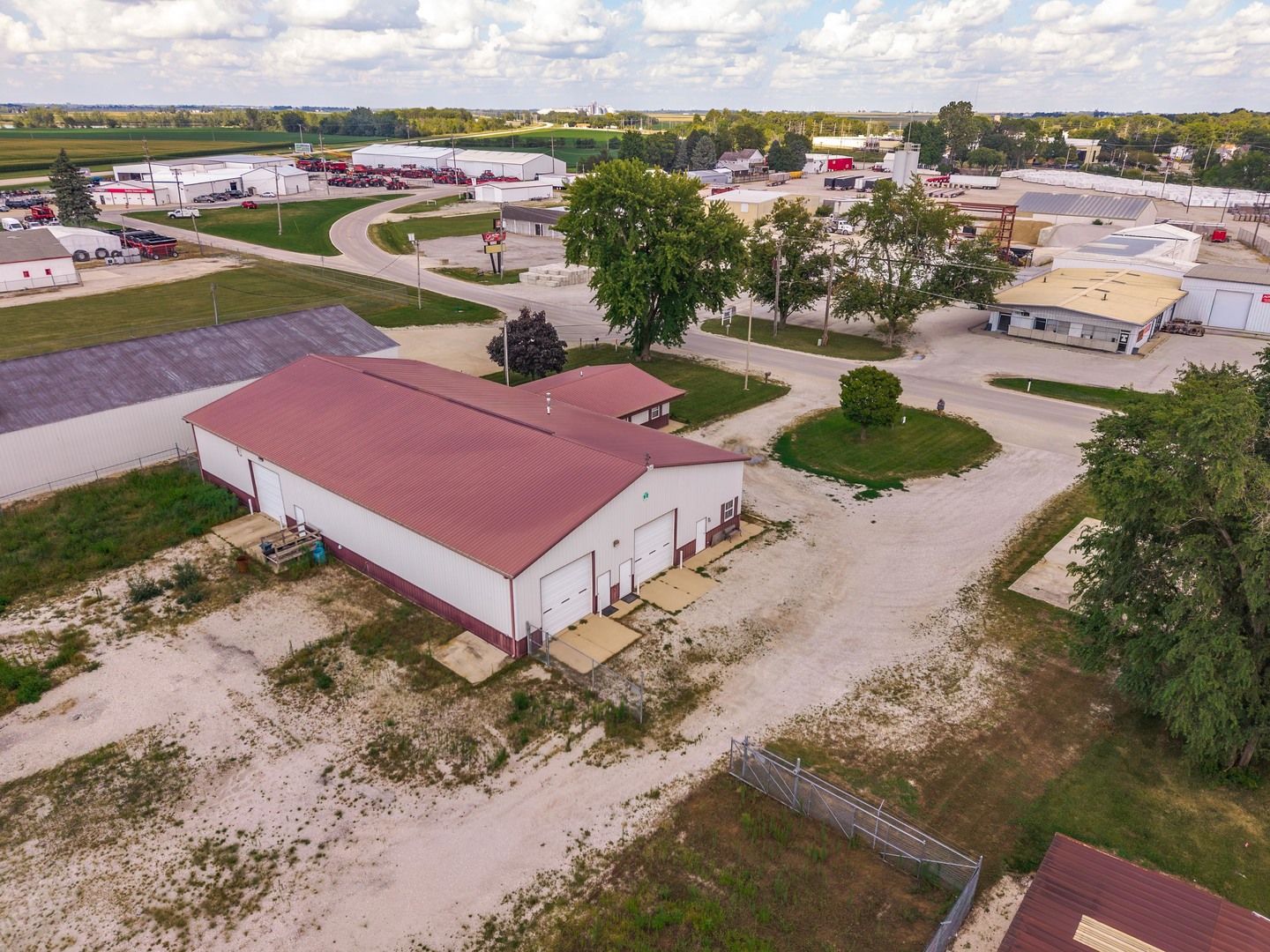 main property photo 17