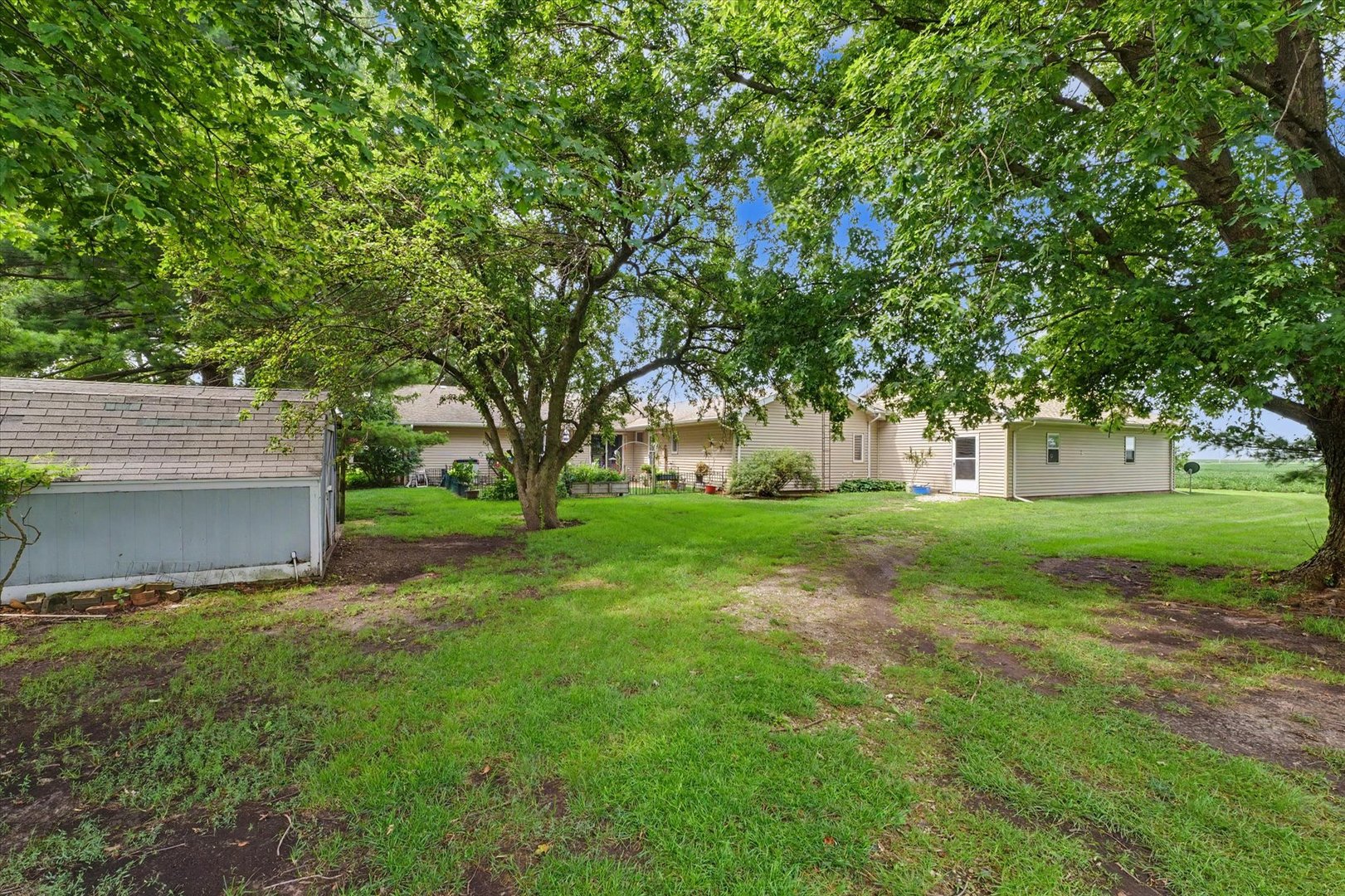 main property photo 33