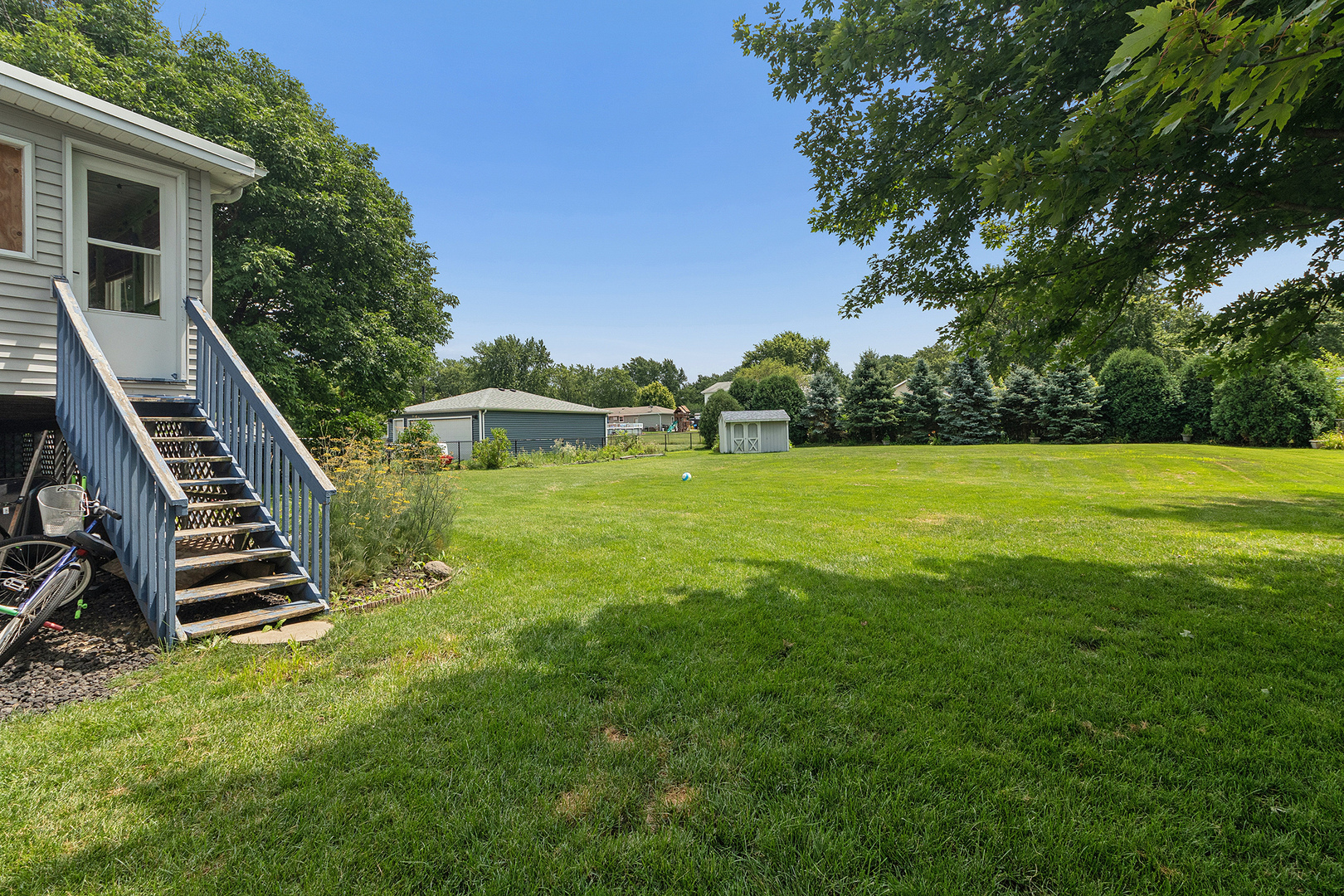 main property photo 32