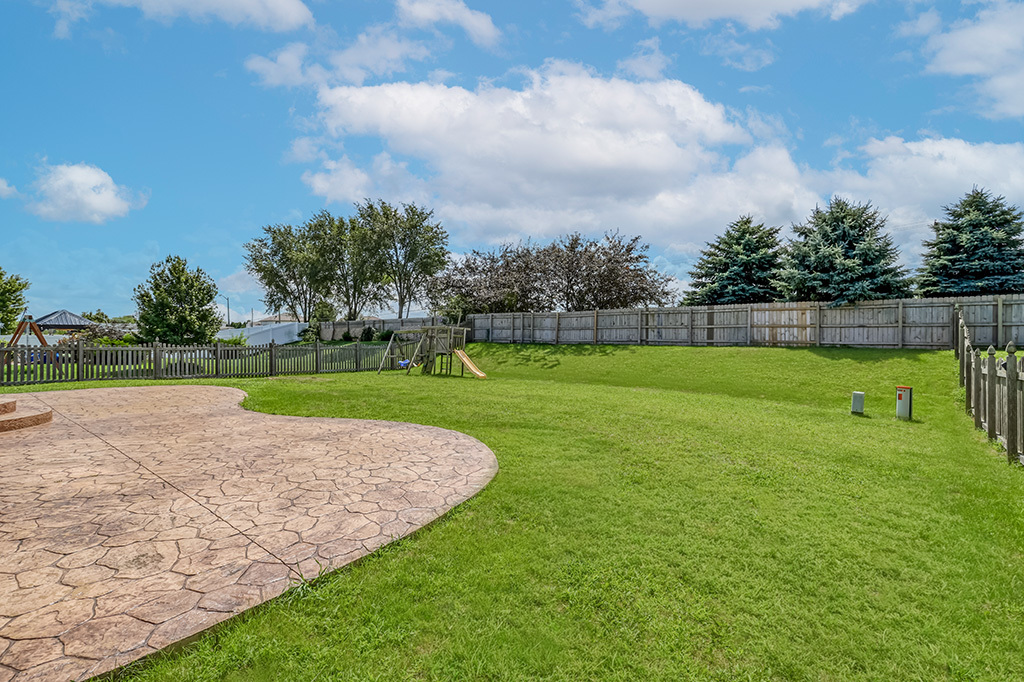 main property photo 32