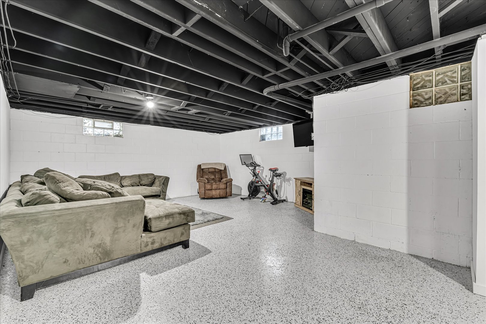 main property photo 67