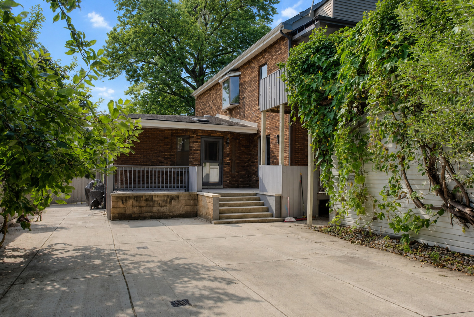 main property photo 27