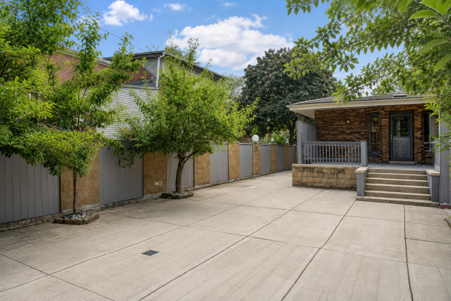 main property photo 28