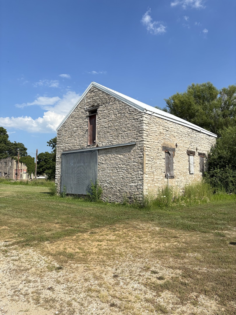 main property photo 11