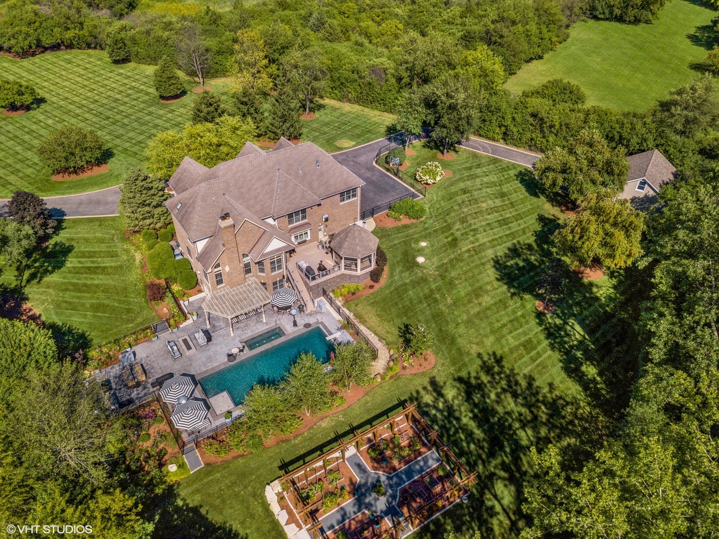 main property photo 41