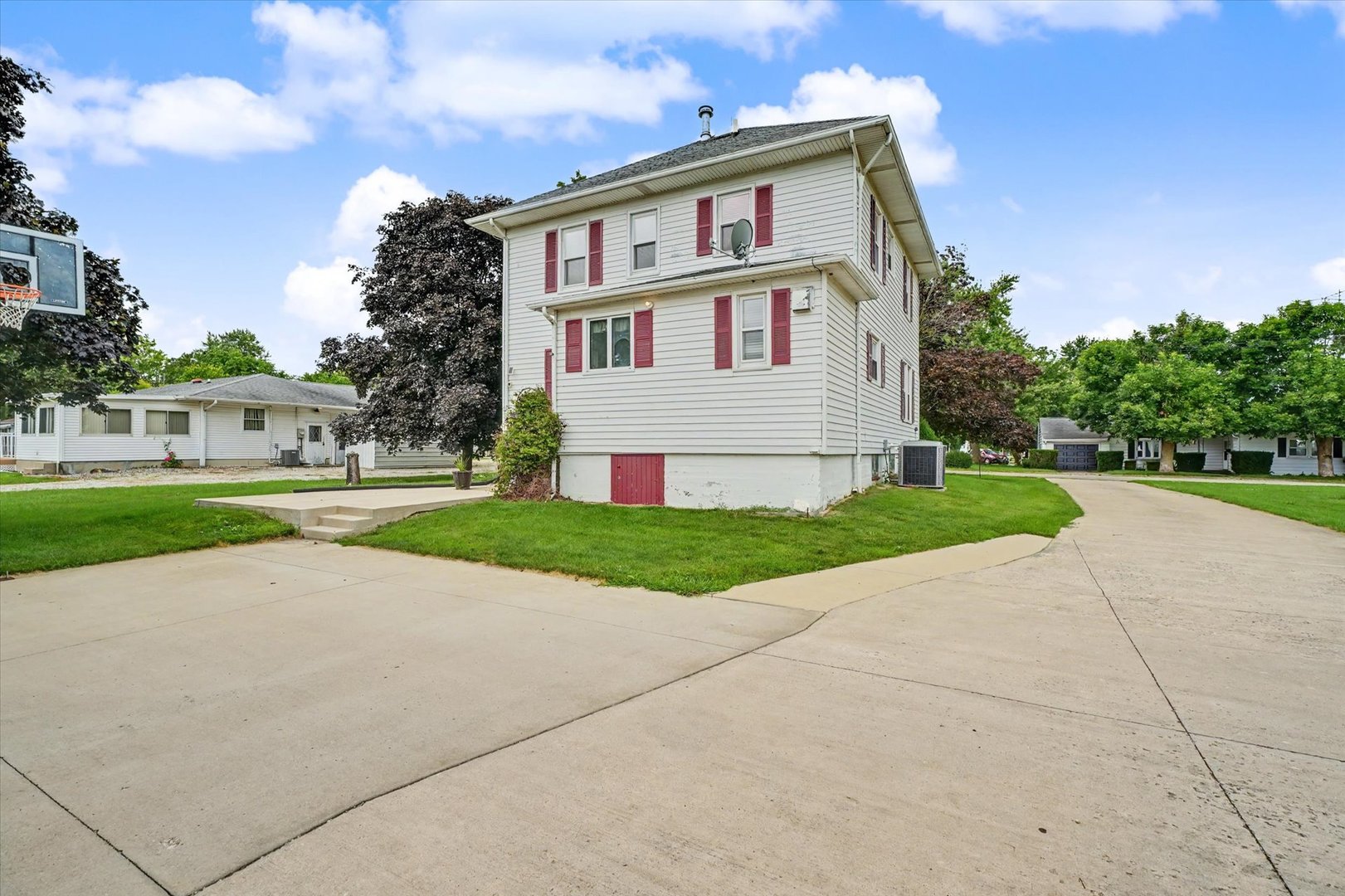 main property photo 42