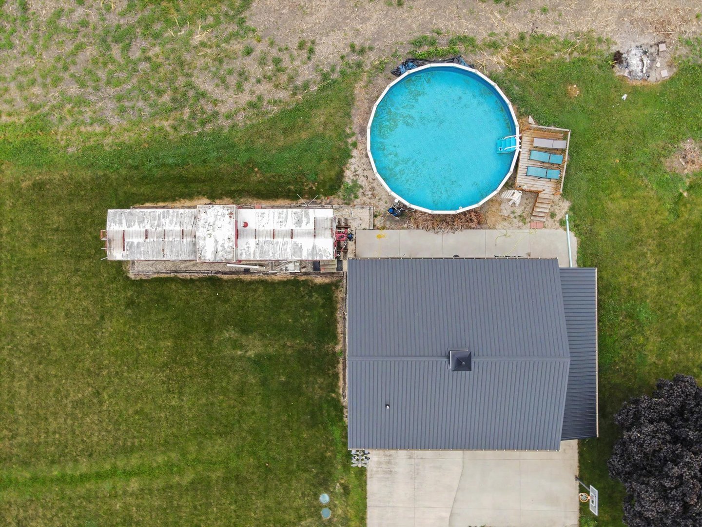 main property photo 45