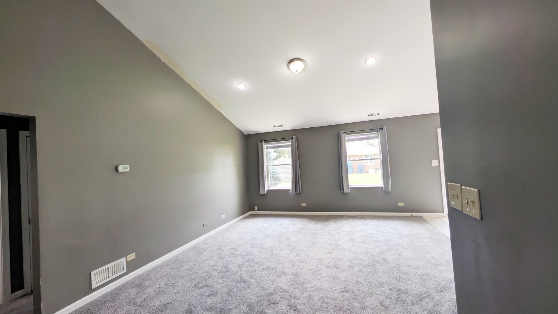 property viewer photo 3