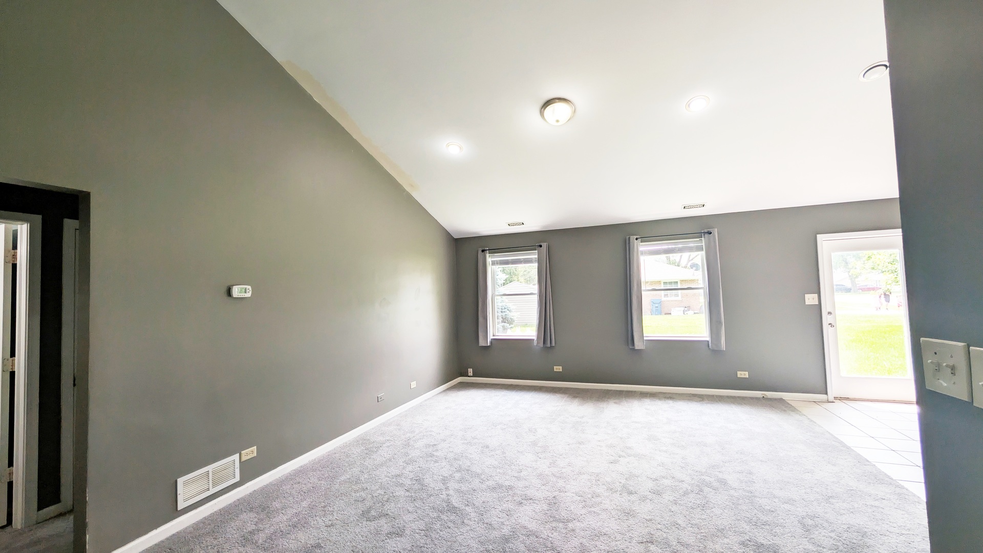 property viewer photo 4