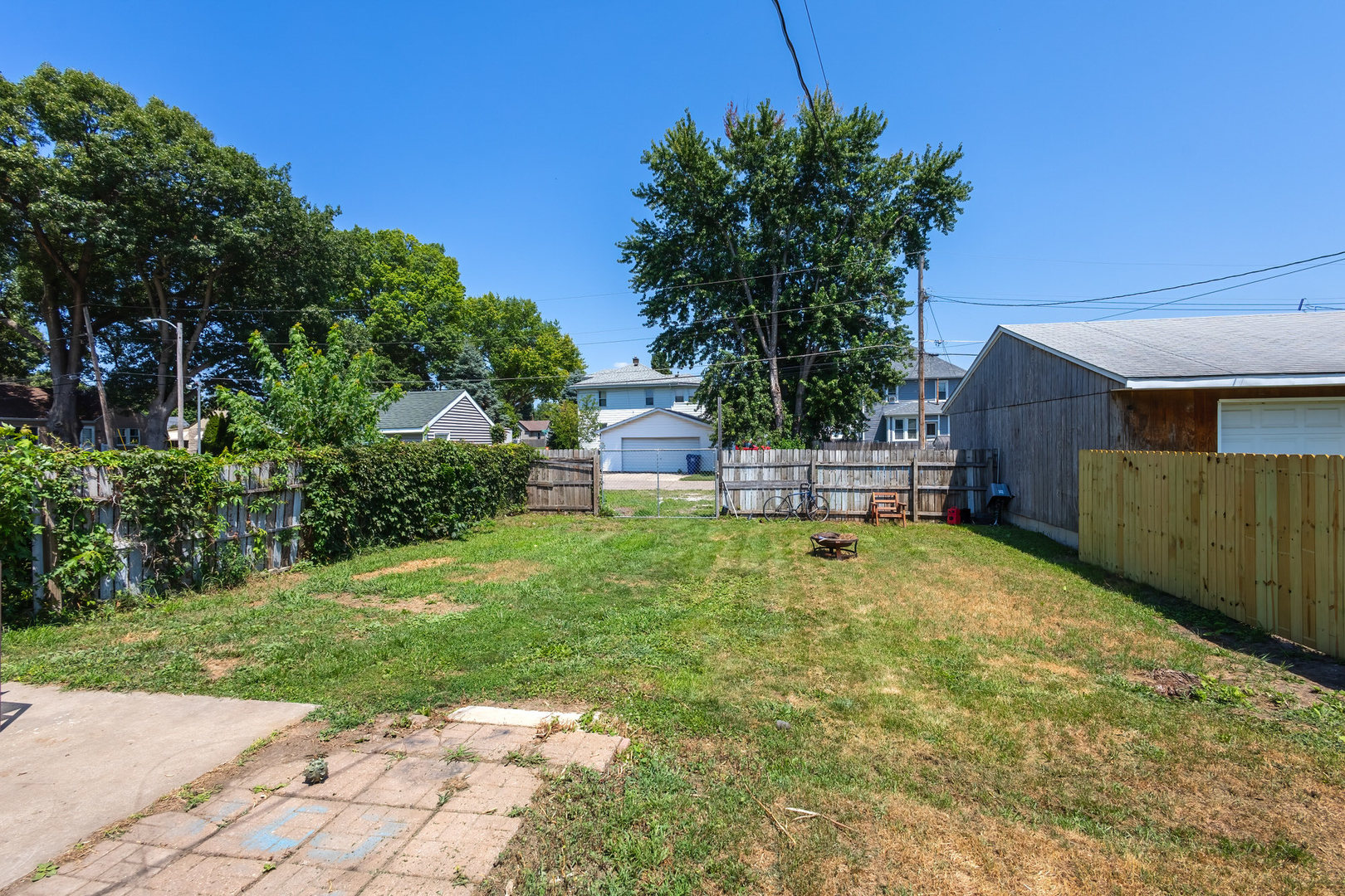 main property photo 22