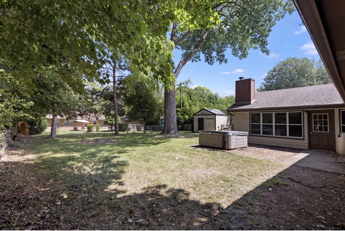 main property photo 12