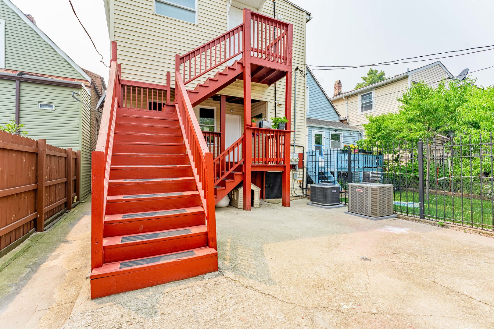 main property photo 37