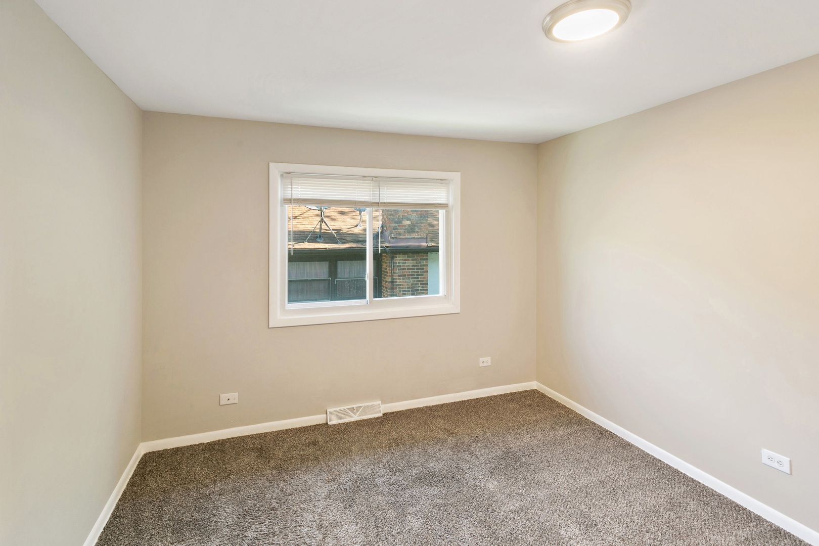 property viewer photo 16