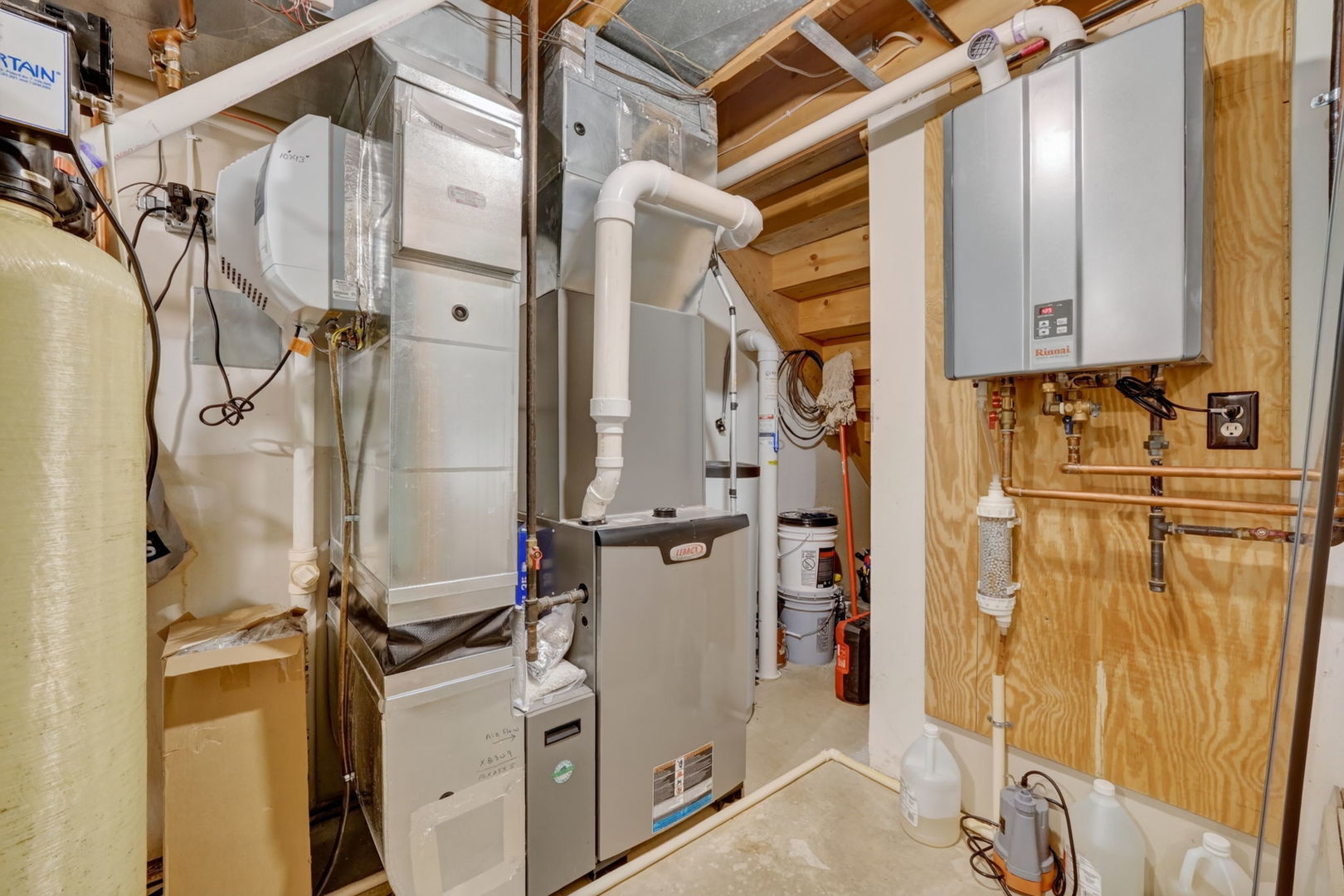 main property photo 32
