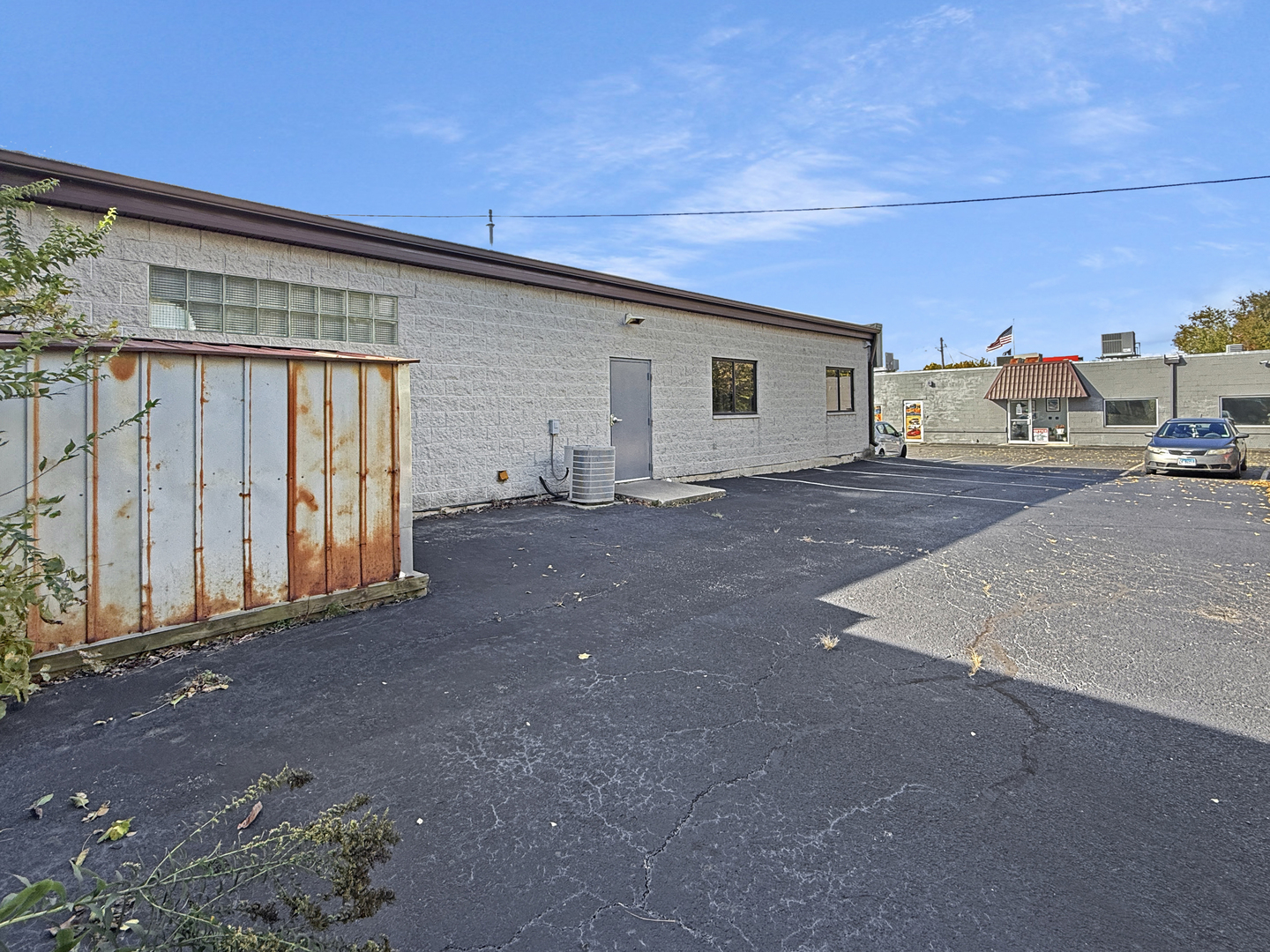 main property photo 28