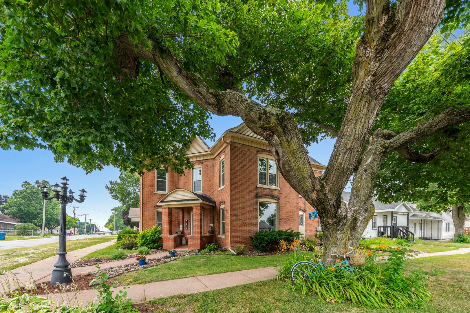 main property photo 18