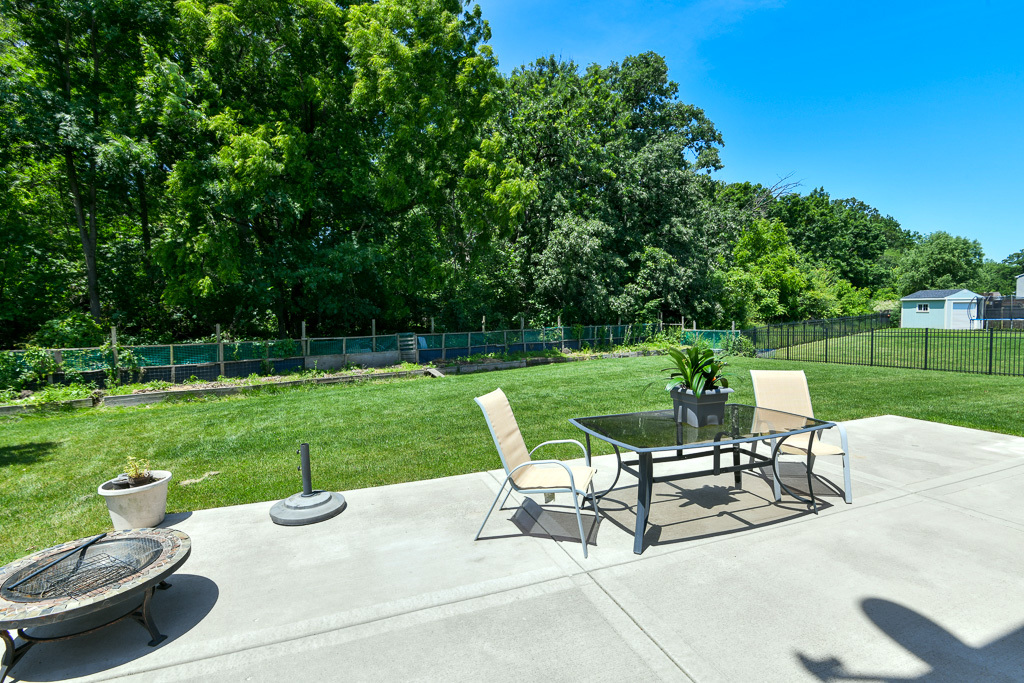 main property photo 32