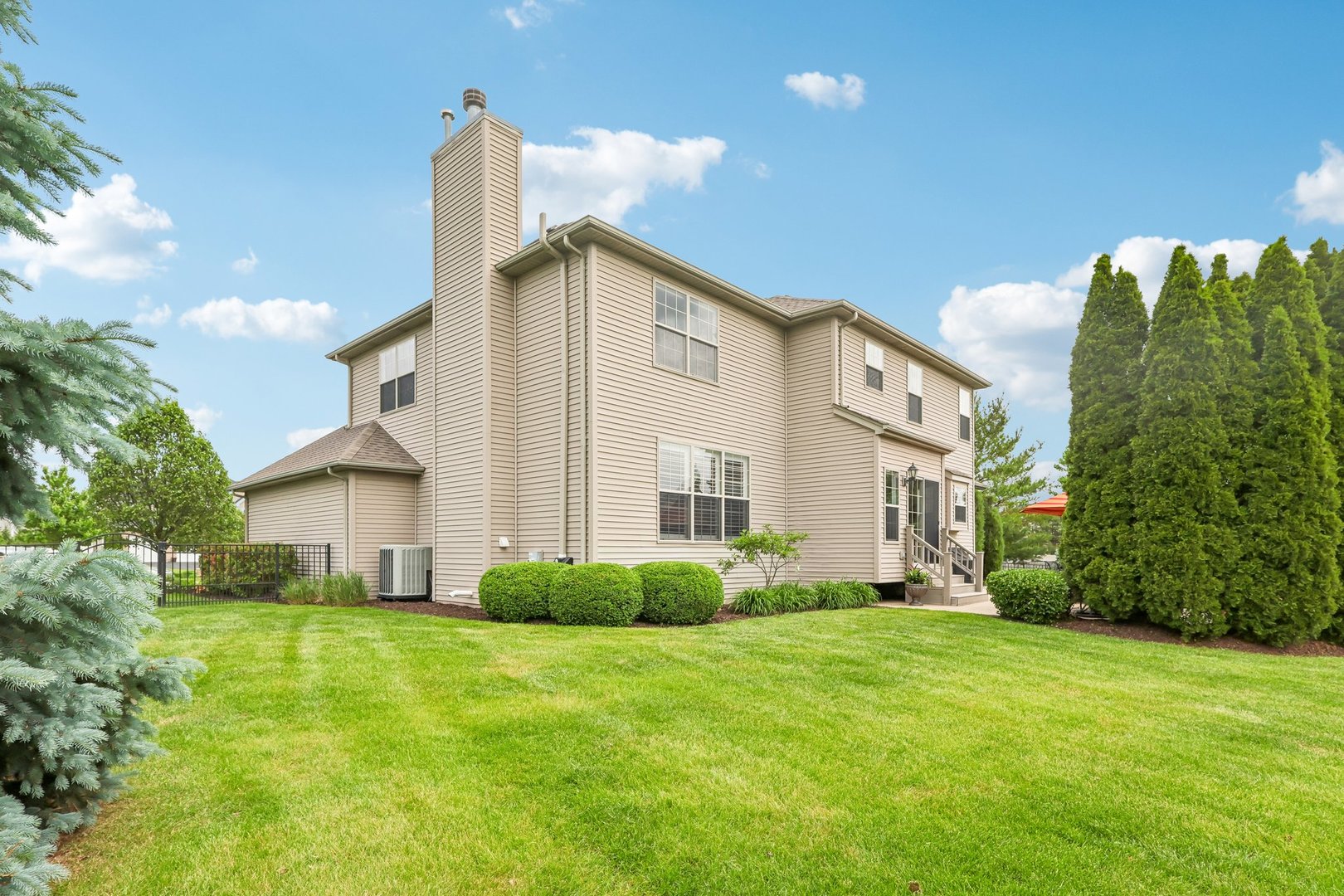 main property photo 37