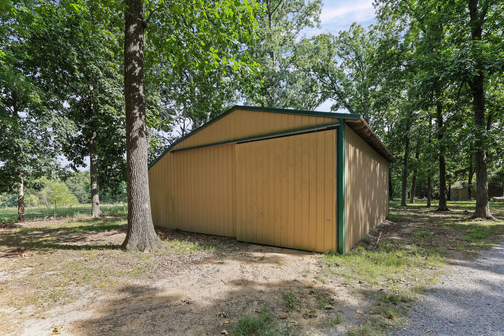 main property photo 27