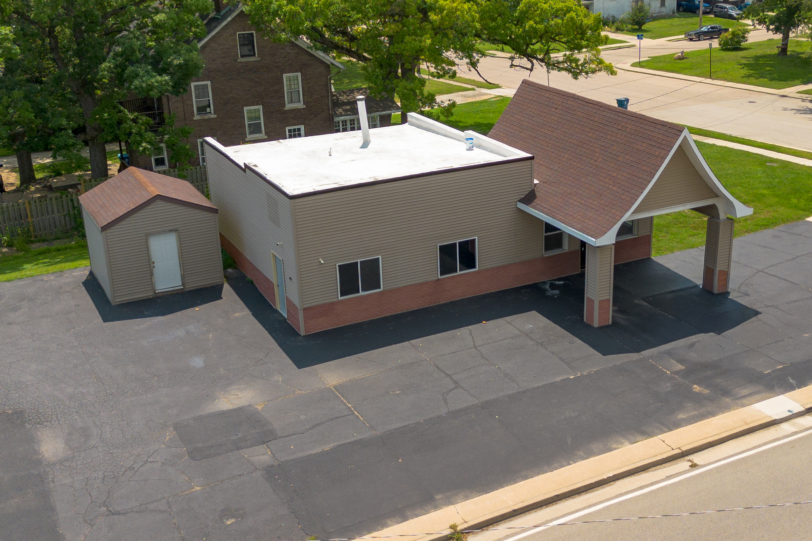 main property photo 14